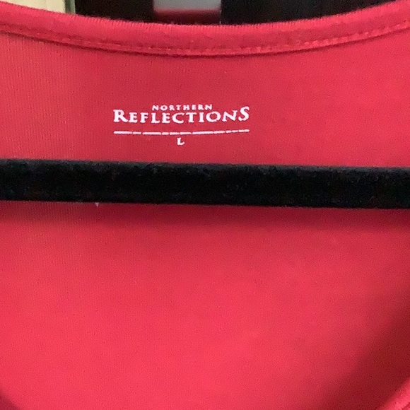 Cute red Tunic with pintucked front details Size Lg - Picture 2 of 7